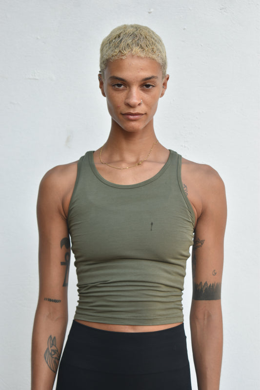 SHARKFIT CROPTOP IN OLIVE GREEN